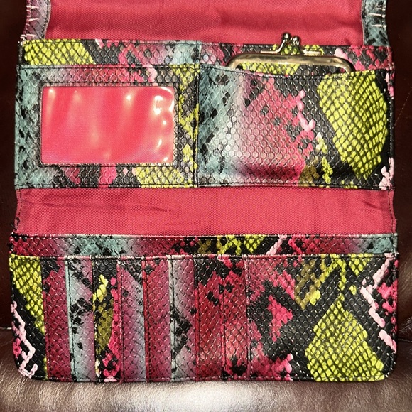 Kenneth Cole Reaction Multicoloured Faux Croc Skin Wallet - Picture 13 of 16